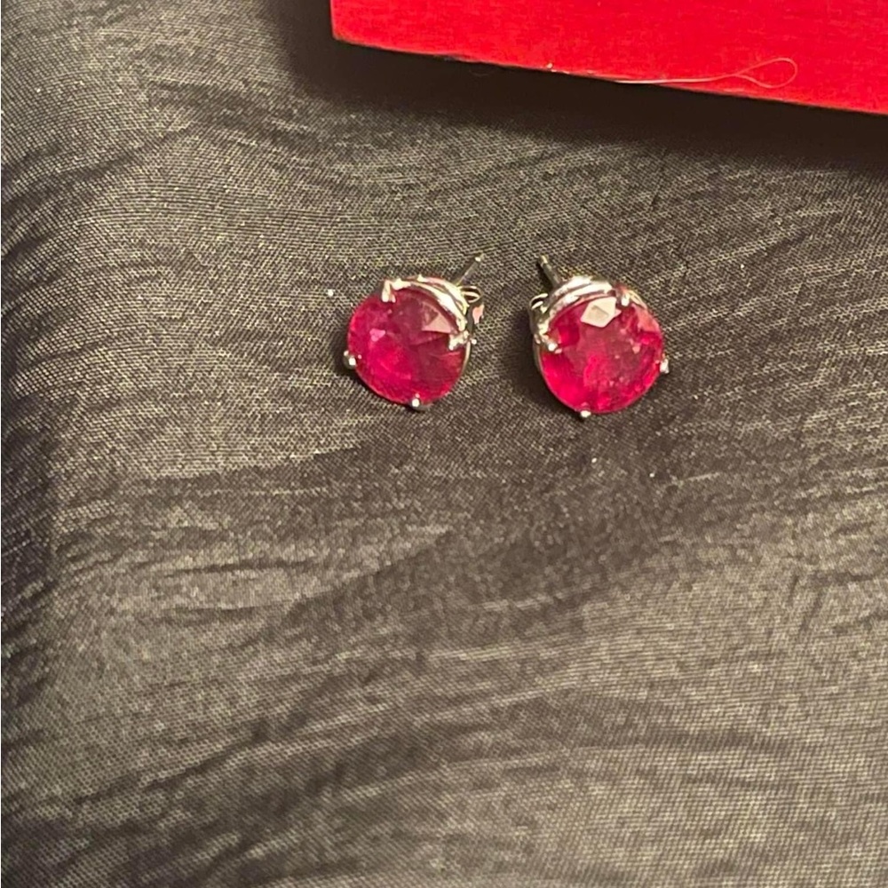 14k white gold 4.50ct total weight ruby stud earrings